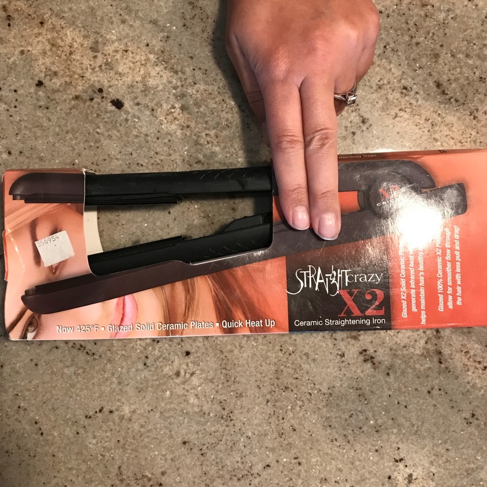 Ceramic flat iron - Picture 2 of 4